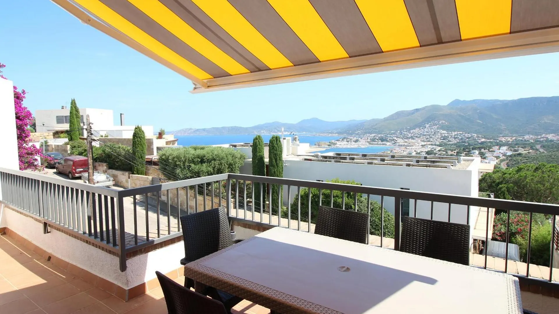 Paradis II - Apartament Con Vistas Panoramicas Y Piscina En Llanca - Es-228-7